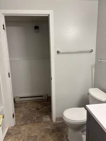 Building Photo - 1004 Terrace Dr