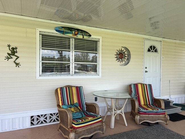 Building Photo - 115 Sun Cir