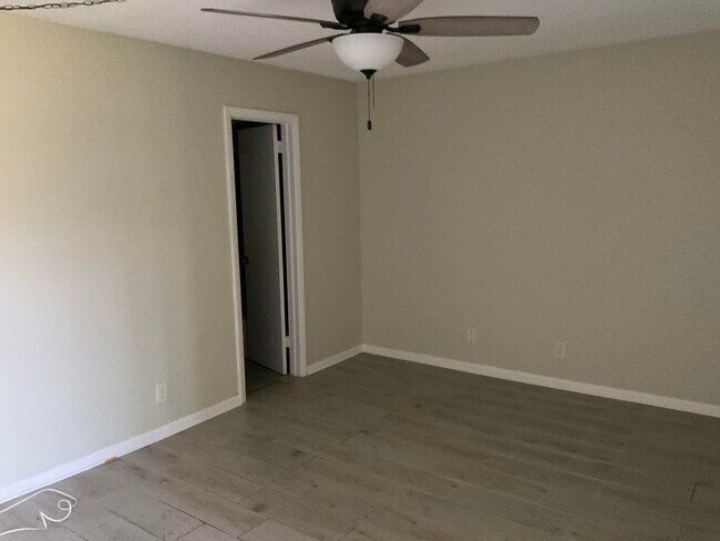 Building Photo - 80 Bedford E