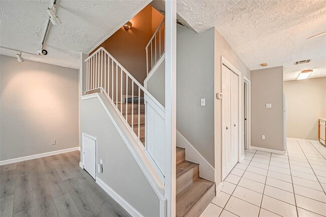 Building Photo - 17103 Blackhawk Blvd