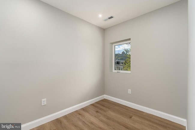 Building Photo - 1252 Owen Pl NE