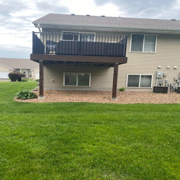 Building Photo - 21783 Linden Way