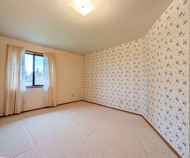 Building Photo - 4304 83rd Ave NE