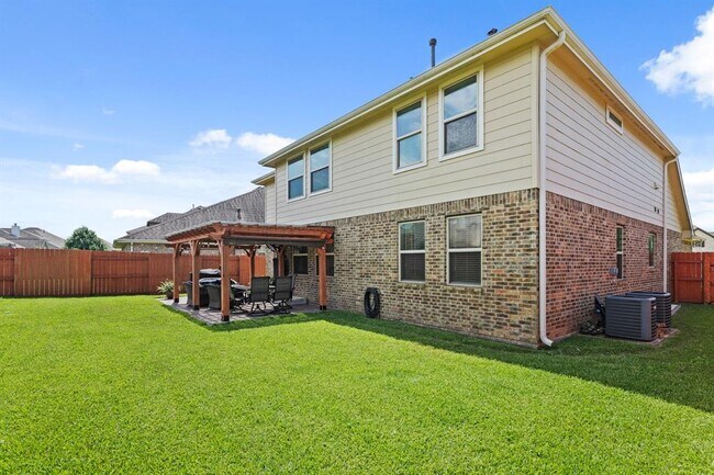Building Photo - 269 Westwood Dr