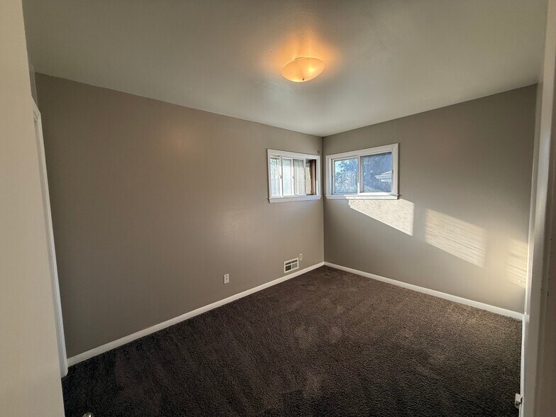 Bedroom - 5351 N 83rd St