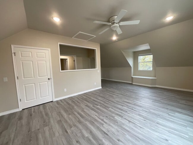 Building Photo - 1224 Nora Ln