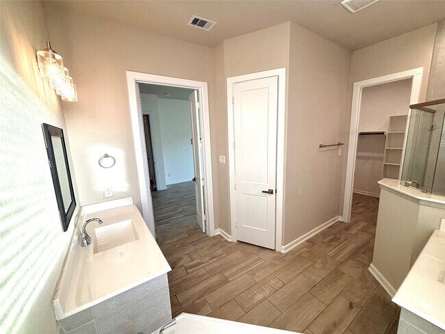 Building Photo - 5806 Pecos Ct