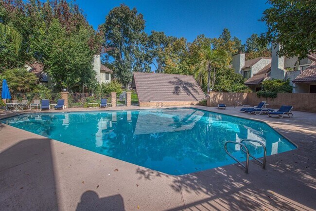 Building Photo - 3/2.5 Executive Condo in Downtown Fresno (...