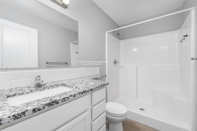 Building Photo - 5326 N Hillside St