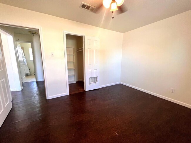 Building Photo - 3514 Sparrow St