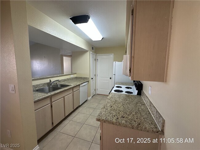 Building Photo - 1150 N Buffalo Dr