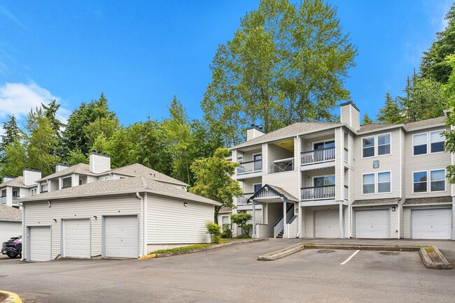 Building Photo - Completely Remodeled Top-Floor Unit in Fed...