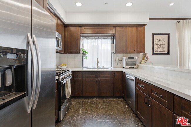 Building Photo - 500 Orlando Ave