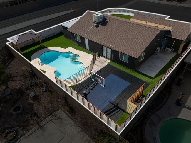 Building Photo - NEWLY RENOVATED SINGLE-STORY HOME LOCATED IN LAS VEGAS