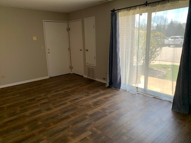 Building Photo - 2254 Abbeywood Dr