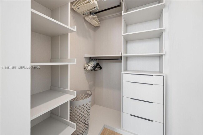 Building Photo - 2678 Tigertail Ave