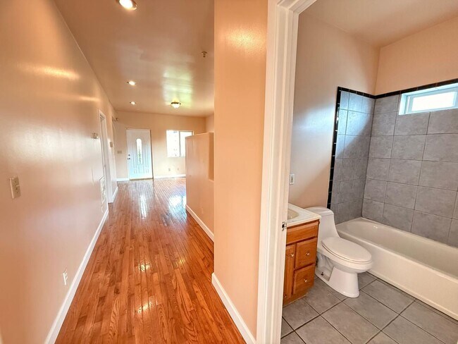 Building Photo - 8027 Ney Ave