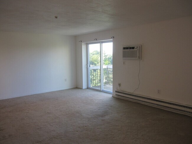 Building Photo - 270 Quarry St
