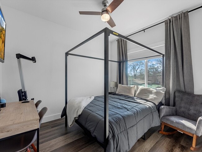 Building Photo - 2222 Wavell St