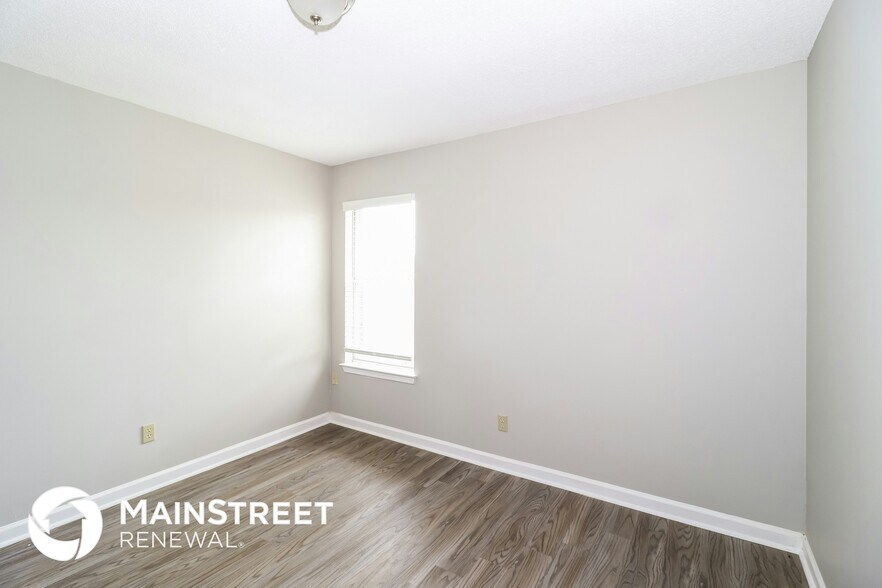 Building Photo - 5536 Terri Lynn Cove