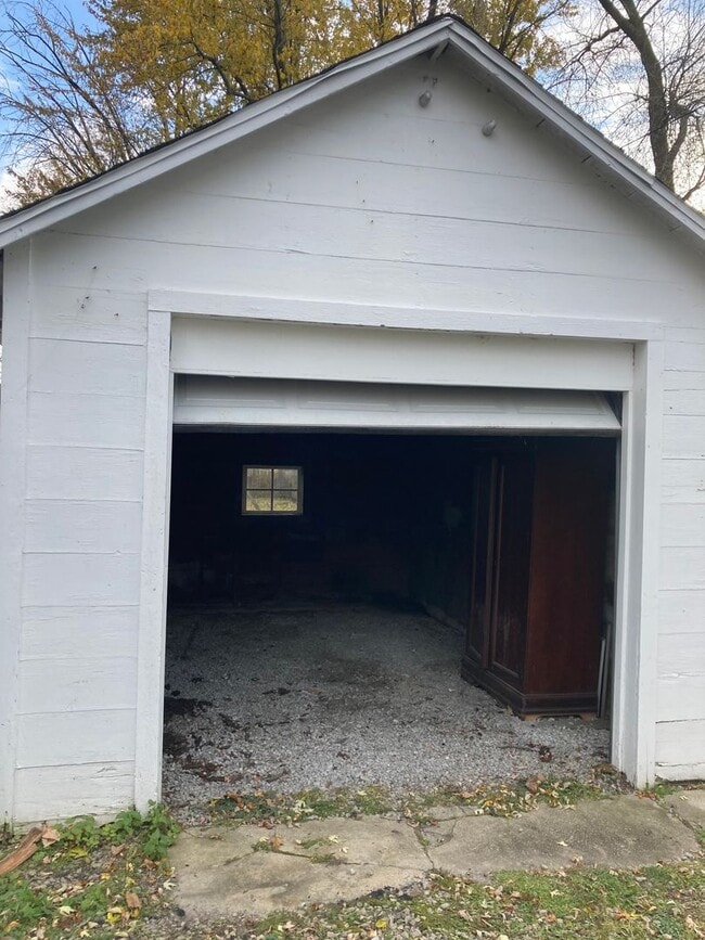 Building Photo - 829 W Franklin St