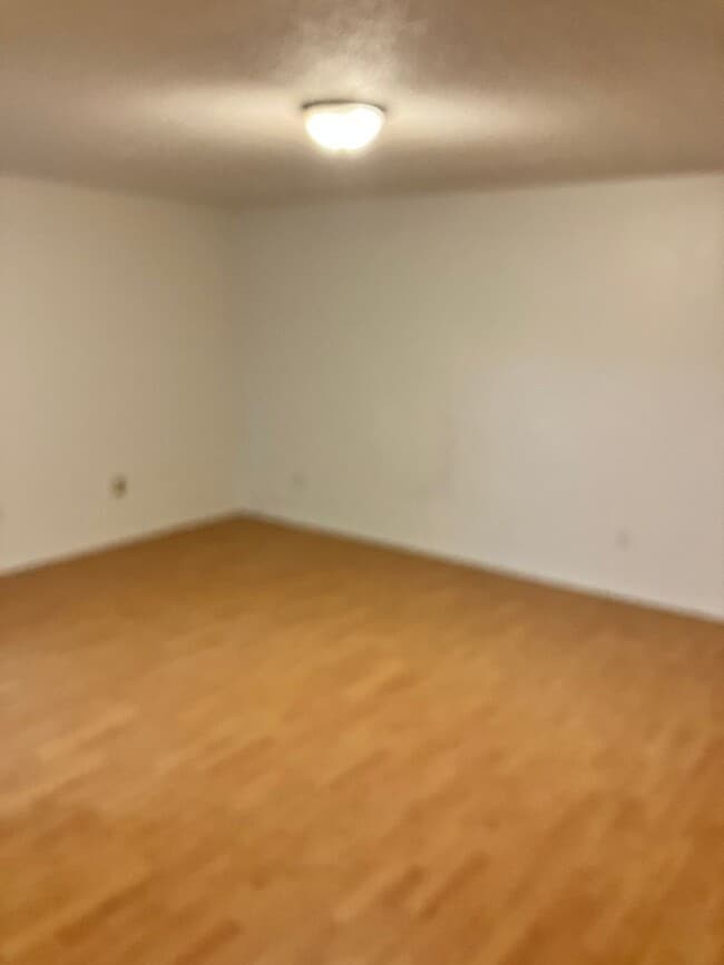 Building Photo - 2429 NE Saratoga St