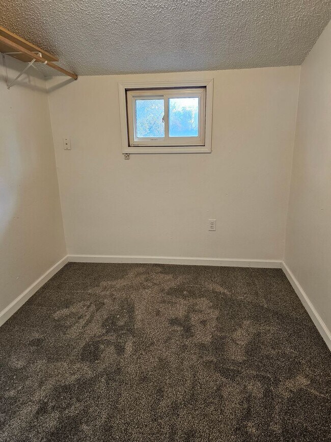 Building Photo - 521-523 Canal St