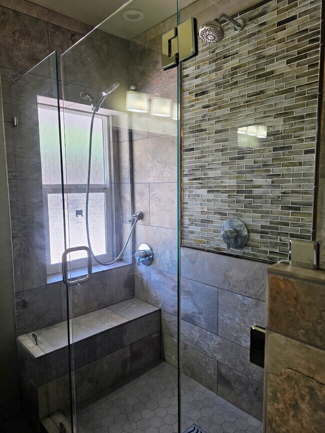 Building Photo - Compound-Style Mountain Living at Its Finest — Spacious Main Home + Brand-New Modern One-Bedroom ...