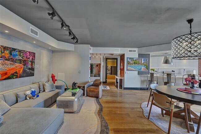 Building Photo - 3610 Yacht Club Dr
