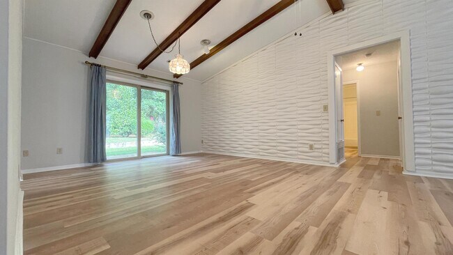 Building Photo - 1607 Burnley Dr