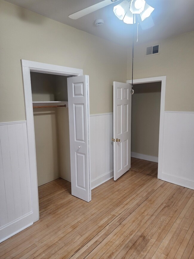 Building Photo - 2122 Rusk St