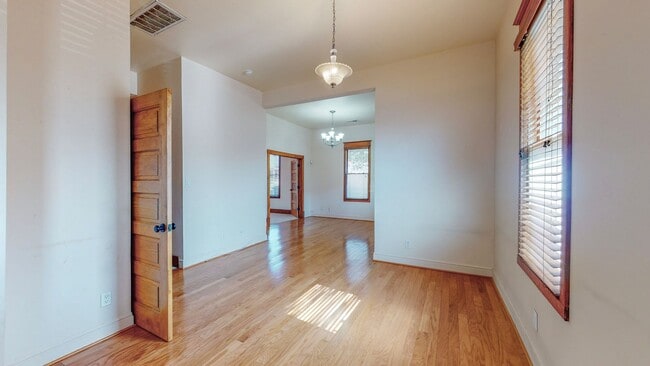 Building Photo - HISTORIC EDO 2/BD 2/BA CONDO