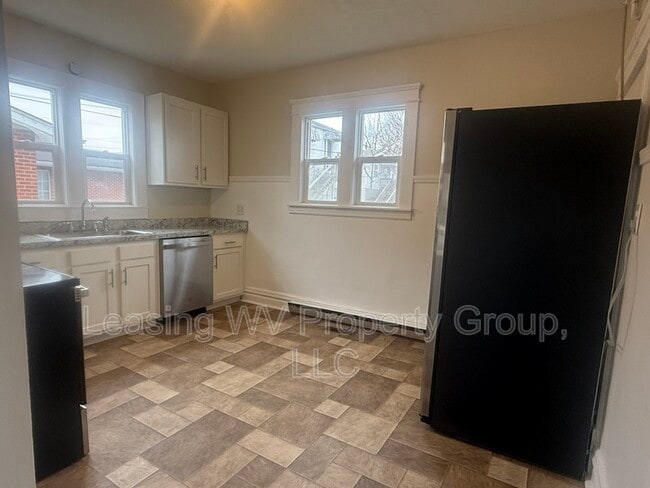 Building Photo - 2914 Virginia Ave