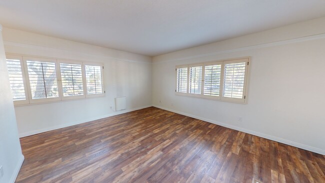 Building Photo - Spacious Condo Overlooking Spreckles Park ...