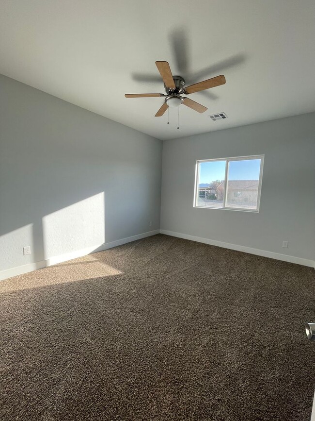 Building Photo - 2 bedroom Condo in Pahrump