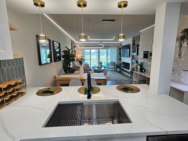 Building Photo - Gorgeous Seasonal Short-Term 2 Bedroom 2 Bathroom 2nd Floor Condo with Golf Transfer at Farmingto...