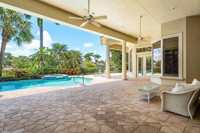 Building Photo - 1831 Sabal Palm Dr