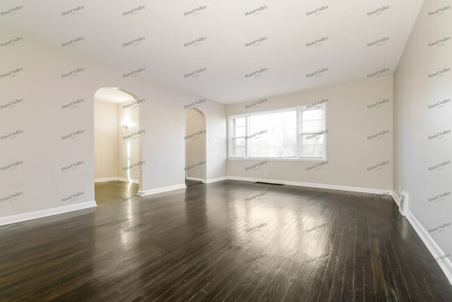 Building Photo - 3357 S Sterling Ave