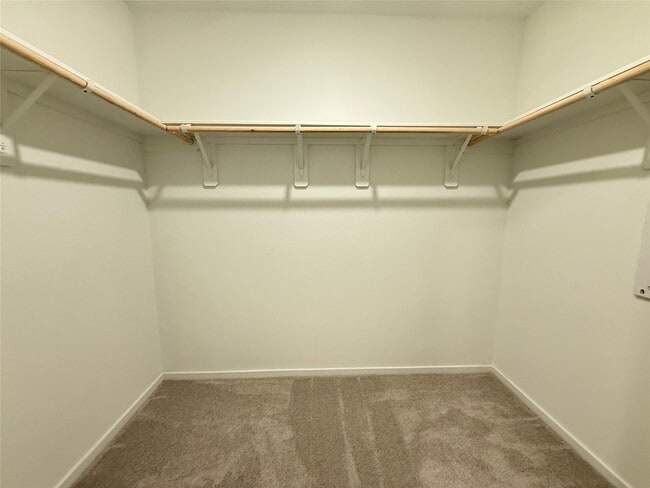 Building Photo - 16802 Old Wagon Wy