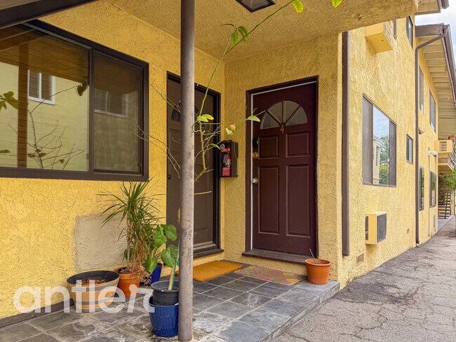 Building Photo - 14270 Dickens St