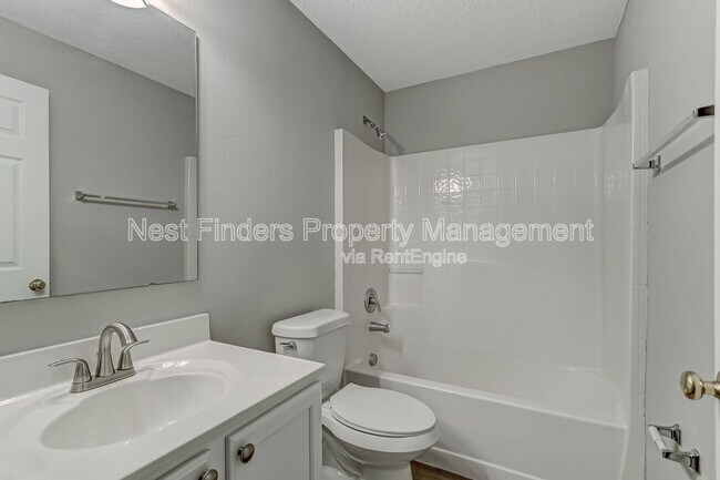 Building Photo - 172 King Arthur Ct