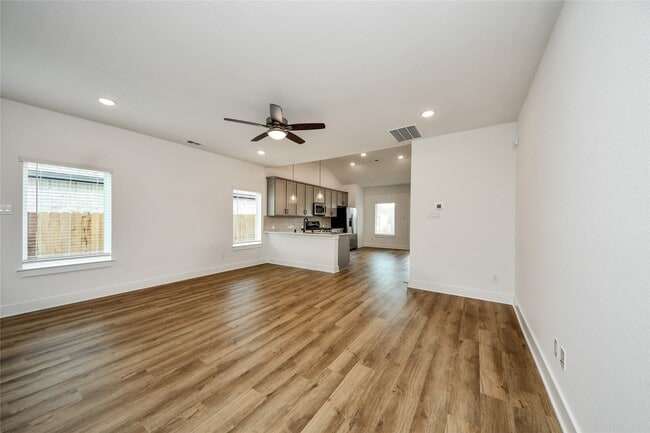 Building Photo - 8046 Kay Hbr Dr