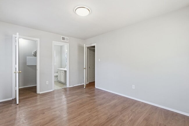 Building Photo - Ranch Style Home in Southside Savannah