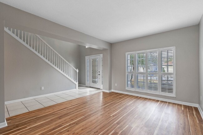 Building Photo - HUNTINGTON POINTE - 4 bd • 2.5 ba • 2,142 ft² (Lake Mary)