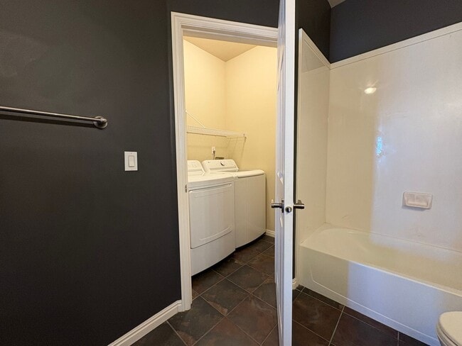 Building Photo - Millcreek Condo with Private Balcony & Pool!