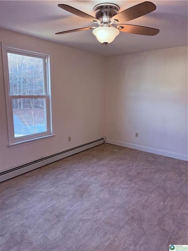 Building Photo - 3 bedroom 1 bathroom