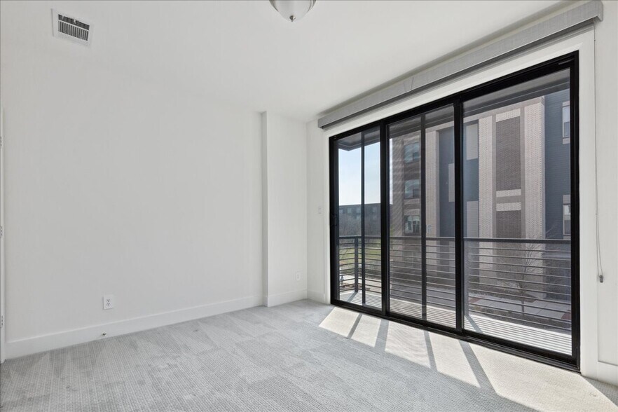 Building Photo - 8040 Ingram Dr
