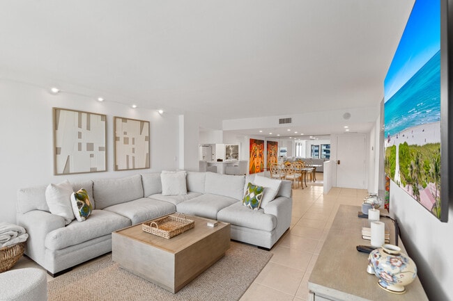 Building Photo - 5100 N Ocean Blvd