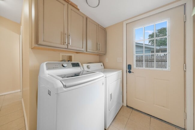 Building Photo - 2 Bedroom / 2 Bathroom House in Tuscola