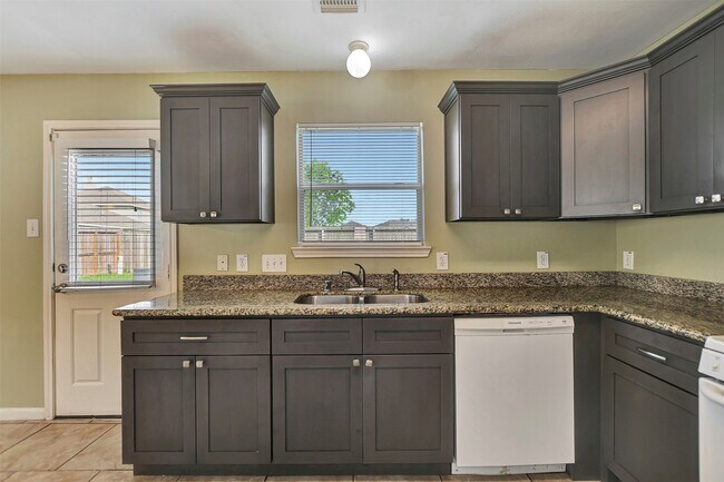 Building Photo - 2618 Shearwater Bend Dr